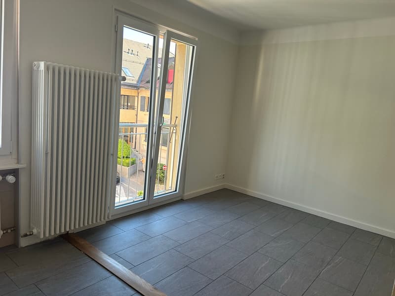 Charmant appartement de 2,5 pièces avec balcon à Vallorbe (6)