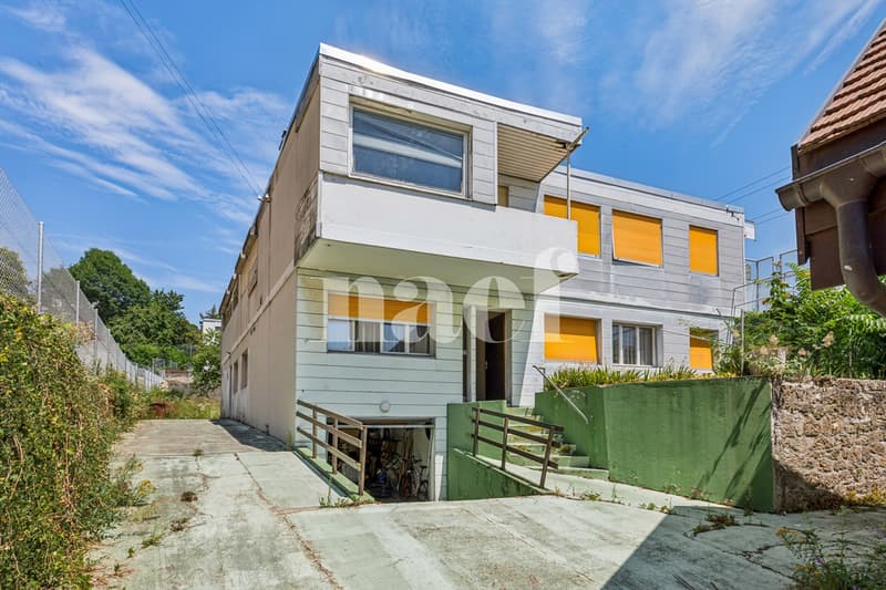 Immeuble mixte à l'Est de la ville. (10)