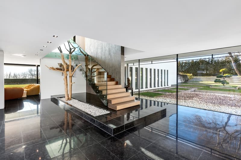 Propriété contemporaine d'exception aux lignes modernes (4)