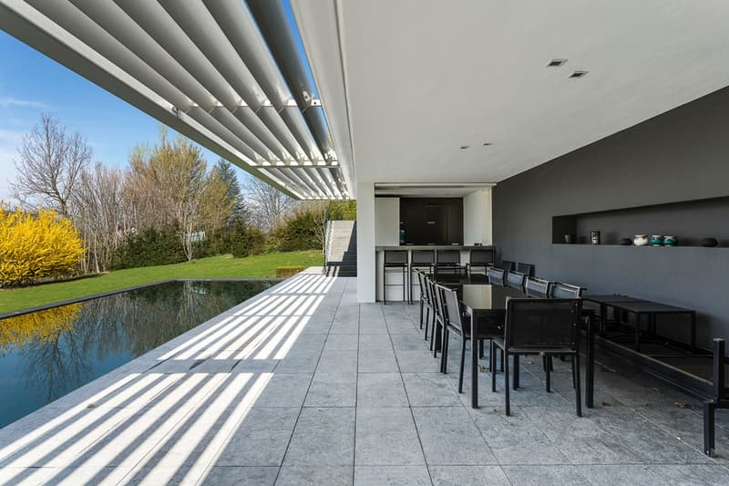 Propriété contemporaine d'exception aux lignes modernes (10)