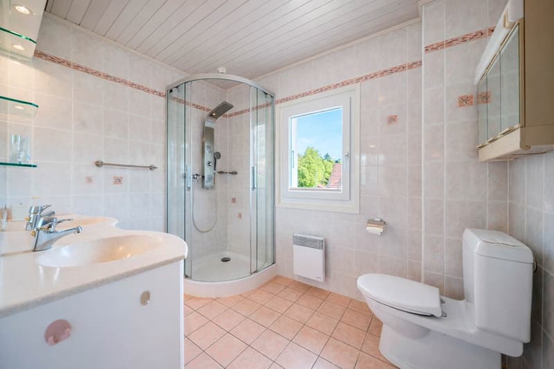 Charmante maison jumelle de 5.5 pièces avec jardin (11)