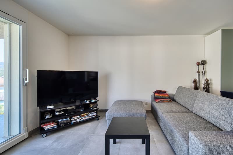 Bel appartement traversant de 3.5 pièces avec échappée lac (8)