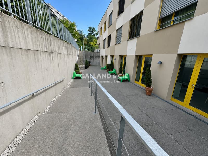 Généreuse surface pour profession médicale ou bureaux - ~164 m² (8)