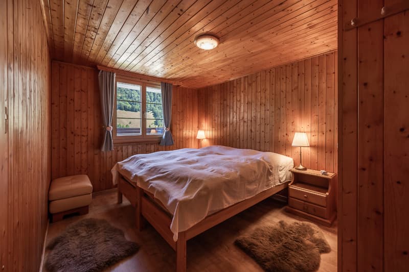 Vivre au rythme de la nature : chalet de 4½ pièces au calme et avec (12)