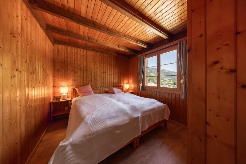 Vivre au rythme de la nature : chalet de 4½ pièces au calme et avec (13)