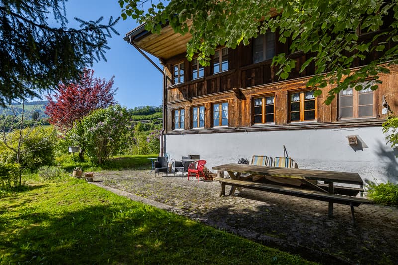 Maison villageoise de charme et avec ravissant jardin (1)