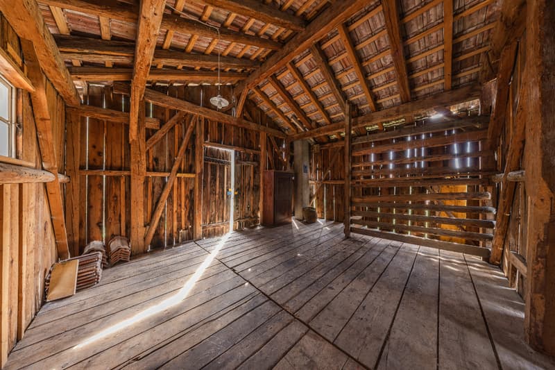 Maison de caractère à réinventer au coeur de Charmey (13)