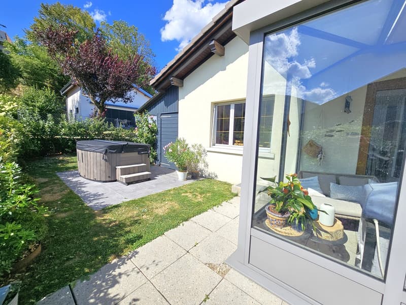 Villa individuelle avec vue panoramique sur la campagne et les Alpes (12)