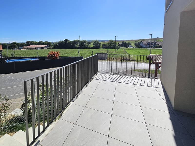 Villa mitoyenne neuve avec magnifique vue. (9)