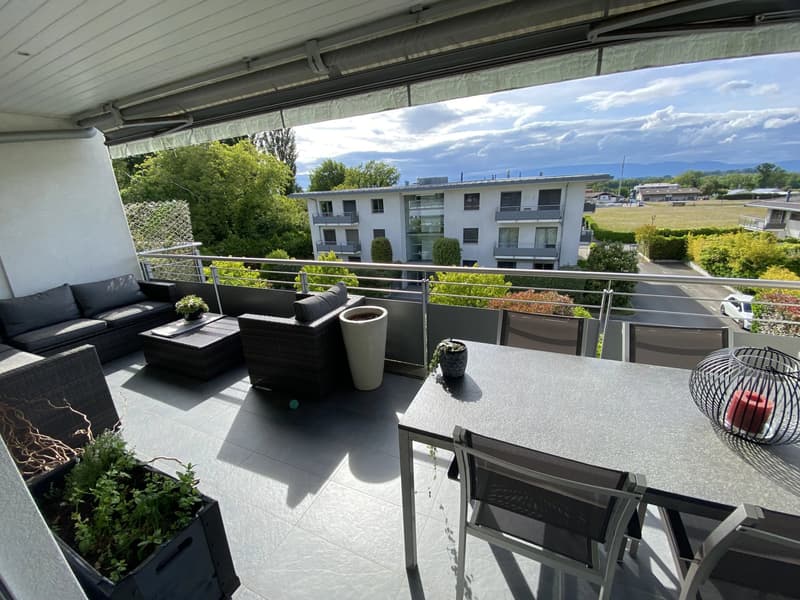 Bel appartement en attique de 4,5 pièces à Ecublens (1)