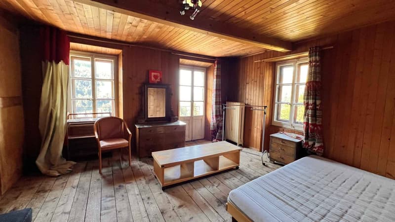 Immeuble d'habitation de deux logements à rénover (4)