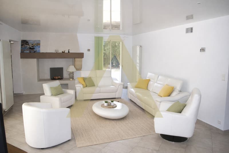 Magnifique propriété de 3 villas proches d'Avignon (3)