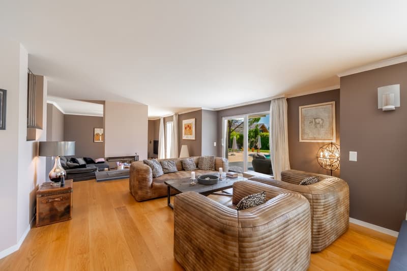 Somptueuse maison avec vue lac et piscine (12)