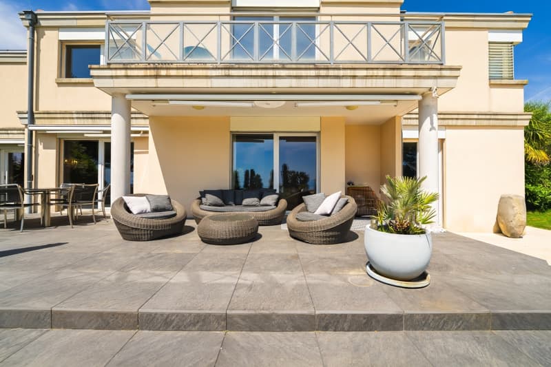 Somptueuse maison avec vue lac et piscine (10)