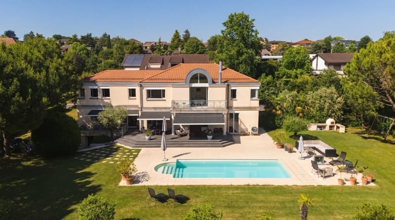 Somptueuse maison avec vue lac et piscine (3)