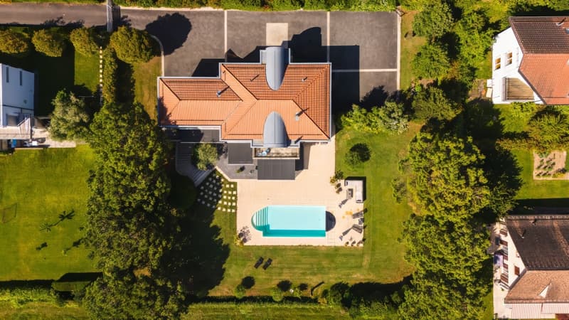 Somptueuse maison avec vue lac et piscine (7)