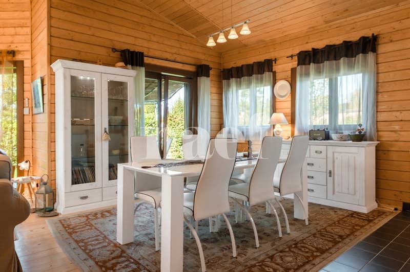Maison en bois massif de 3.5 pièces avec terrasse et jardin à vendre à Cheyres (5)