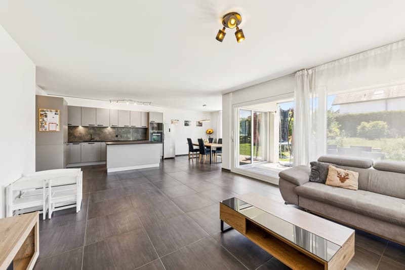 Magnifique appartement de 4.5 pièces avec terrasse et jardin à vendre à Rossens (2)