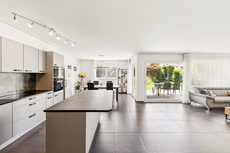 Magnifique appartement de 4.5 pièces avec terrasse et jardin à vendre à Rossens (4)