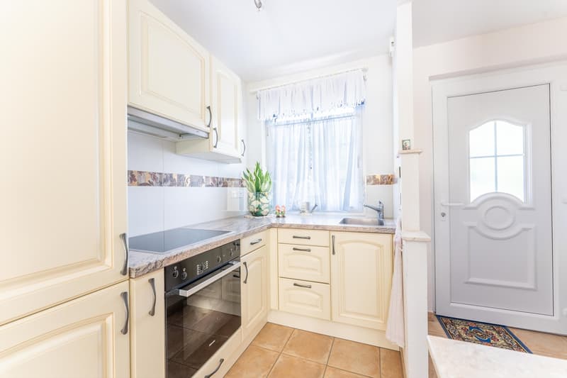 Villa contemporaine avec logement indépendant à vendre à Bourguillon (5)