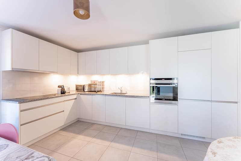 Appartement de 4.5 pièces au rez-de-chaussée avec terrasse et jardin à vendre à Prez-vers-Noréaz (2)