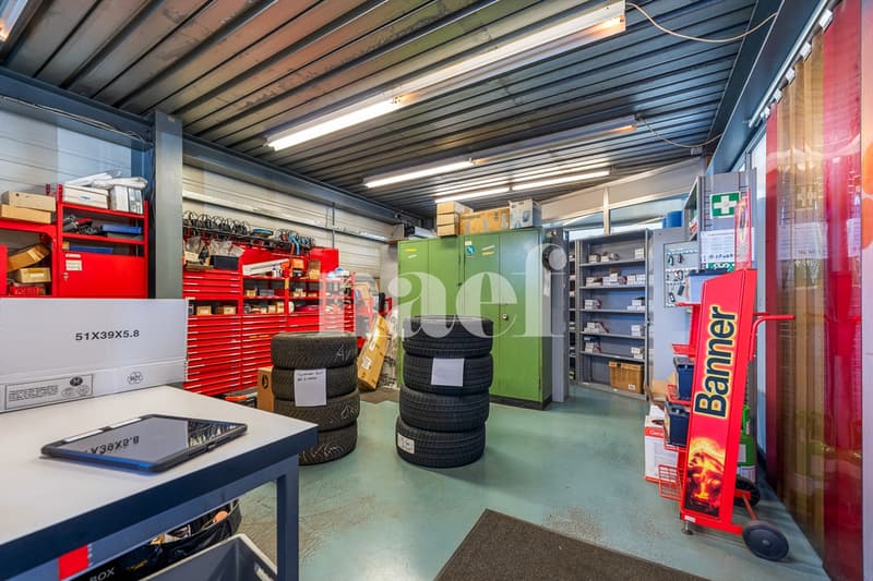 Garage avec réception, atelier et espaces de stockage à vendre à Givisiez (5)