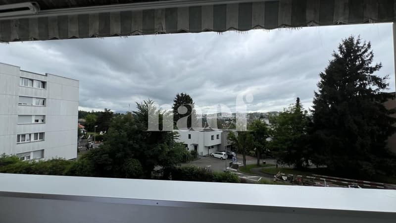 Chaleureux logement de 3 pièces situé au 1er étage. (6)