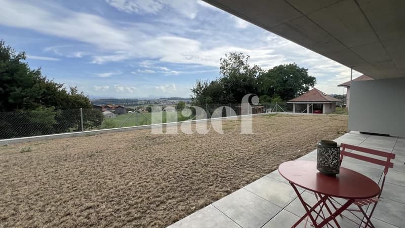 Spacieux appartement de 2,5 pièces au rez à Bussy (6)