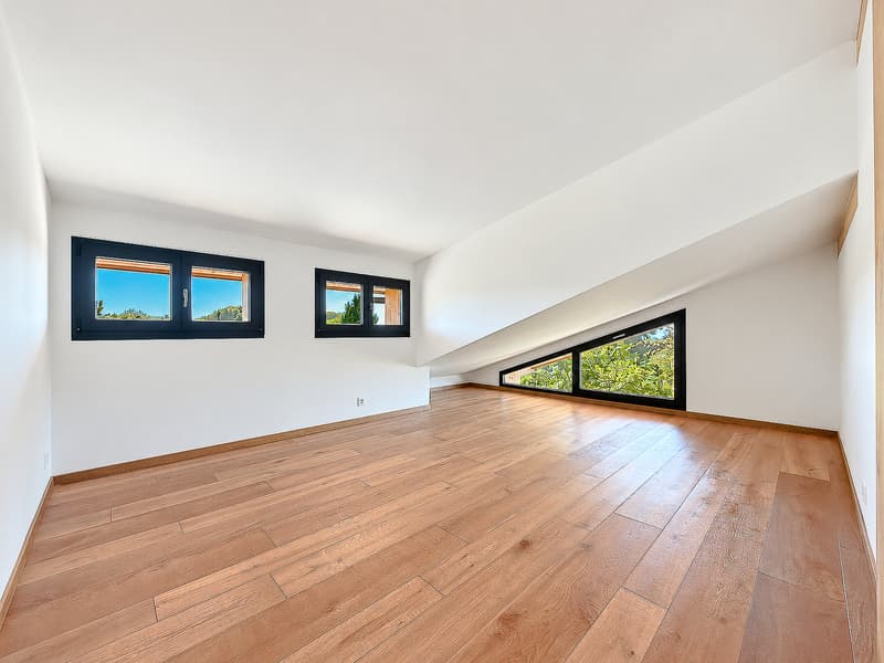 Spacieuse maison rénovée de 9 pièces (10)