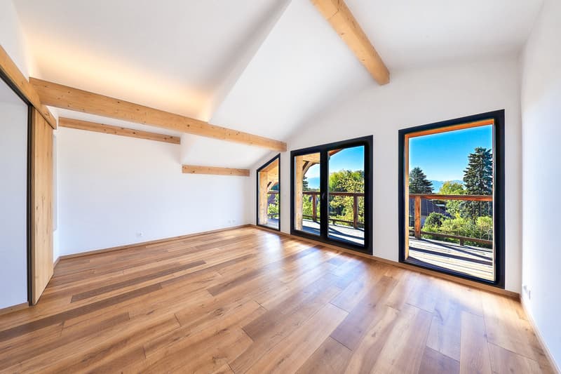 Spacieuse maison rénovée de 9 pièces (9)