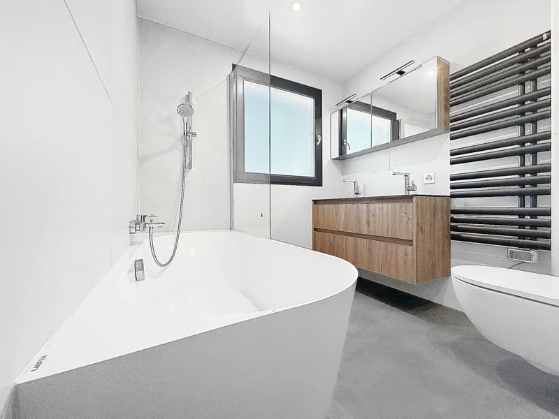 Spacieuse maison rénovée de 9 pièces (8)