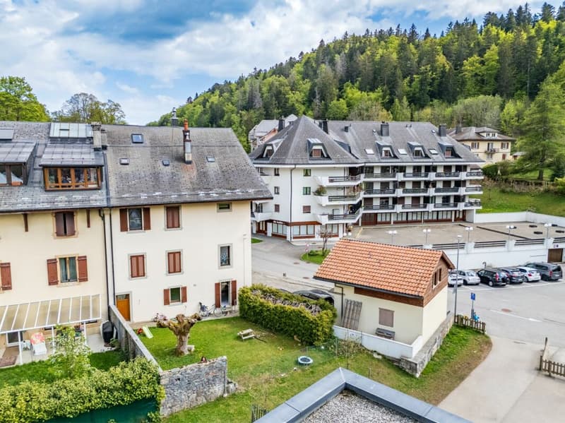 Immeuble mixte au coeur du village (4)
