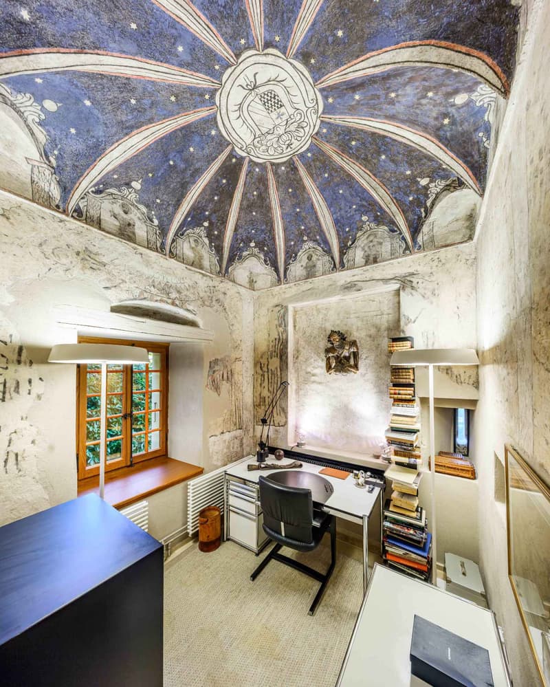 Une chapelle transformée en bureau