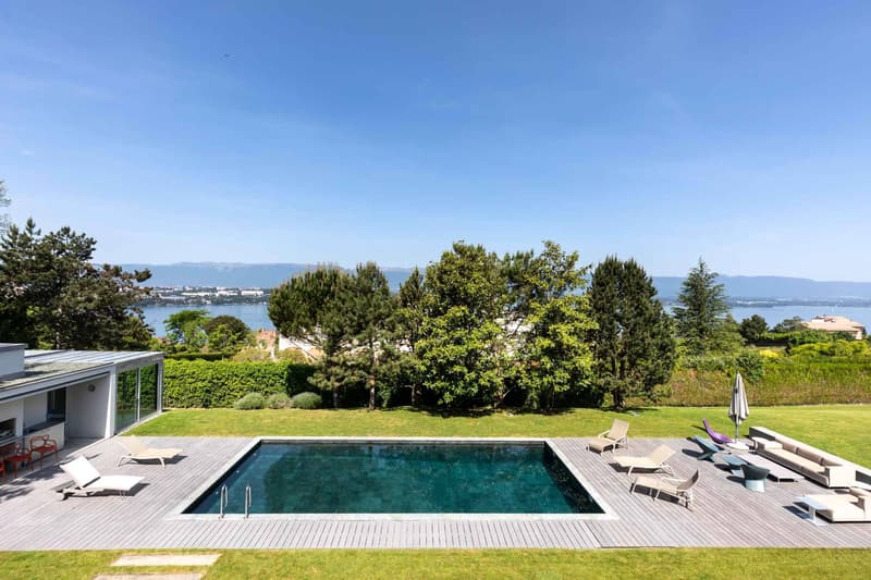 Piscine chauffé et vue lac
