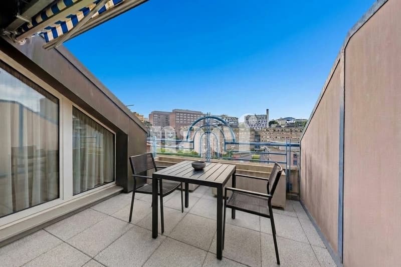 Appartement lumineux au 6 ème étage avec une belle terrasse (2)