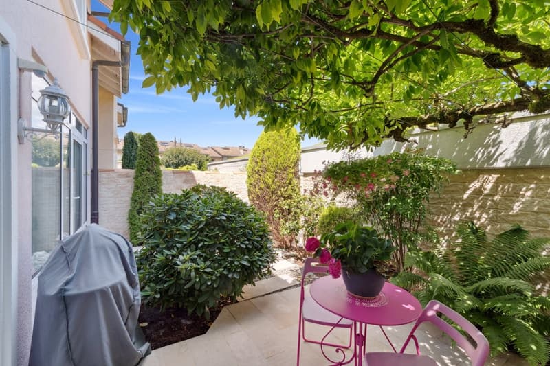 Charmante maison avec jardin arborisé & piscine (12)