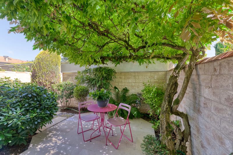 Charmante maison avec jardin arborisé & piscine (13)