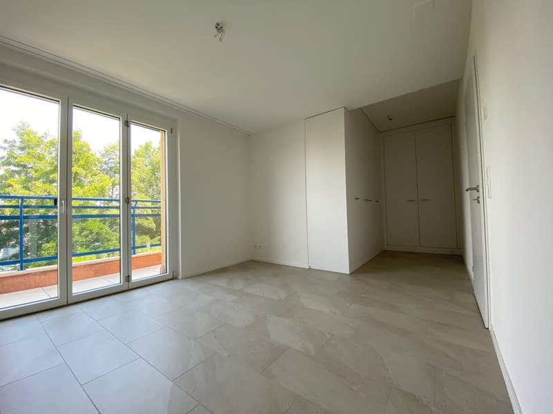 Schlafzimmer mit Ankleide und Terrasse