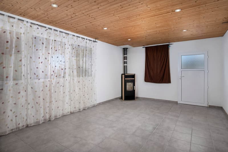 Maison familiale individuelle dans un emplacement central et agréable avec jardin d'hiver et poêle suédois à Rickenbach / LU (11)
