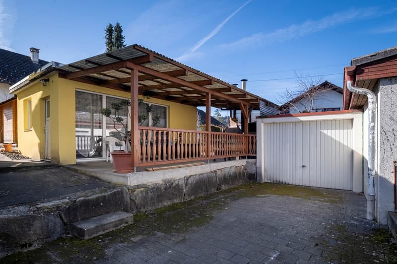 Maison familiale individuelle dans un emplacement central et agréable avec jardin d'hiver et poêle suédois à Rickenbach / LU (13)