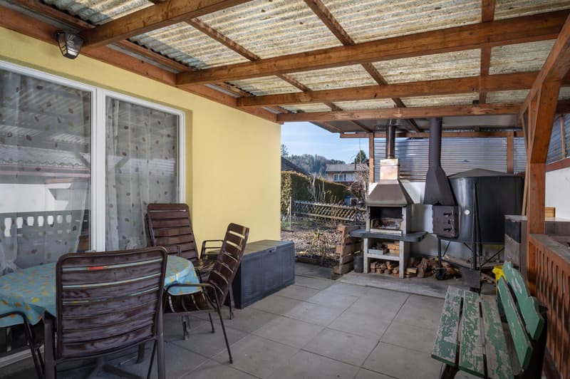 Maison familiale individuelle dans un emplacement central et agréable avec jardin d'hiver et poêle suédois à Rickenbach / LU (12)