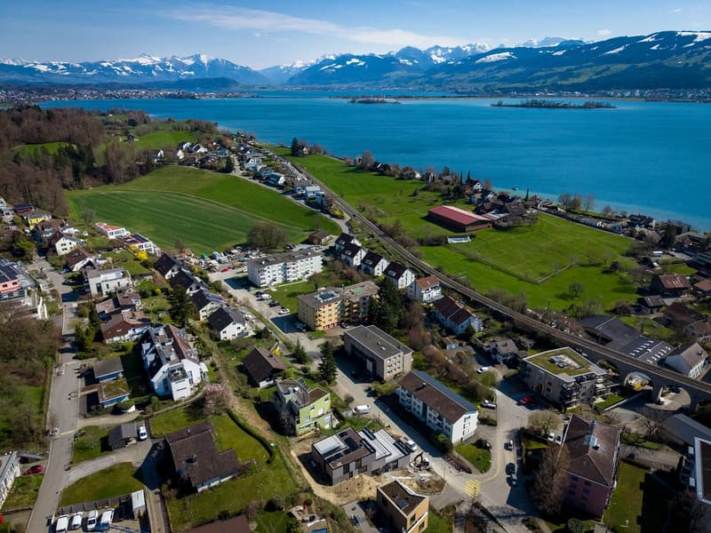 Exklusive und hochwertige 4.5-Zimmer-Terrassenwohnung - Ihr Traumdomizil mit Teilseesicht in Uerikon (20)