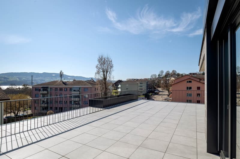 Exklusive und hochwertige 4.5-Zimmer-Terrassenwohnung - Ihr Traumdomizil mit Teilseesicht in Uerikon (17)