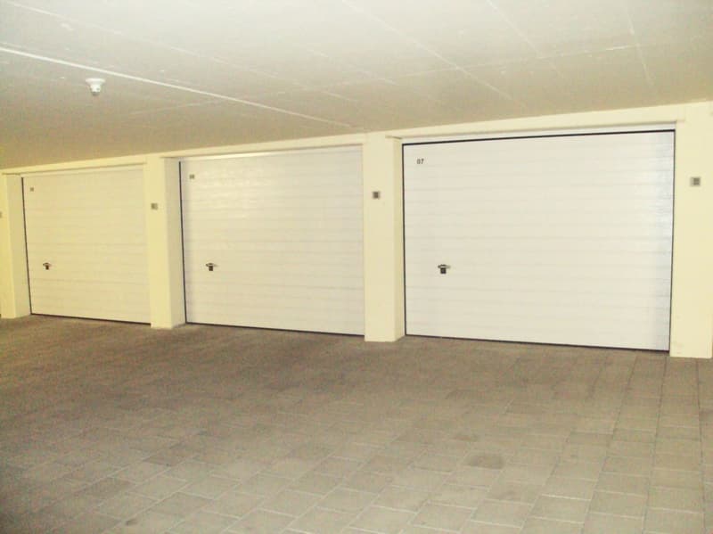 Zu vermieten abschliessbare Garagebox - für maximale Sicherheit (2)
