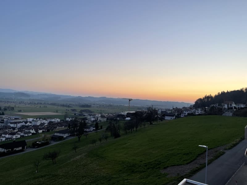 Preiswerte, grosszügige 4.5 Zimmer Wohnungen an Hanglage mit genialer Panoramasicht (21)