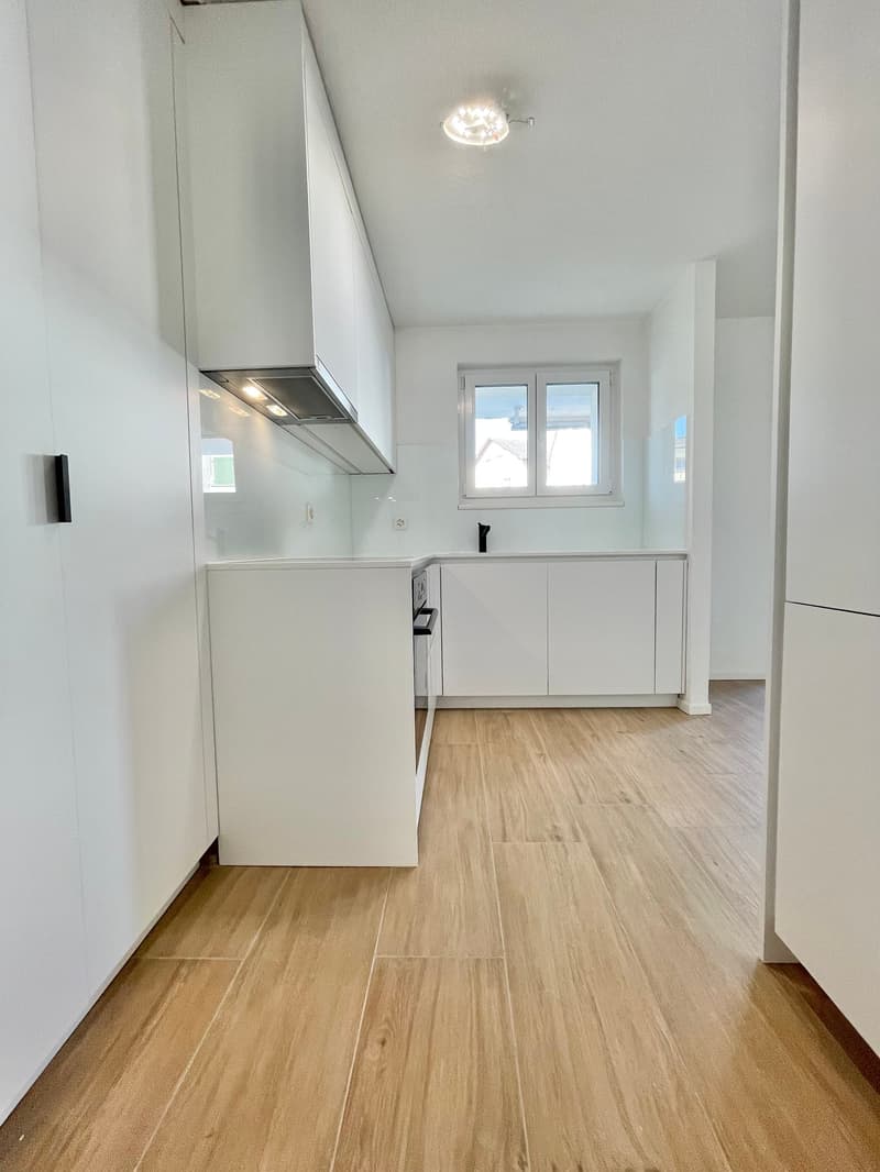 Moderne 2.5 Zimmer Wohnung mit Waschmaschine/ Tumbler neben Emmencenter (5)