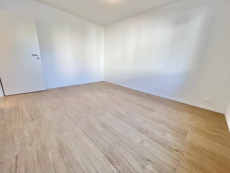 Moderne 2.5 Zimmer Wohnung mit Waschmaschine/ Tumbler neben Emmencenter (10)
