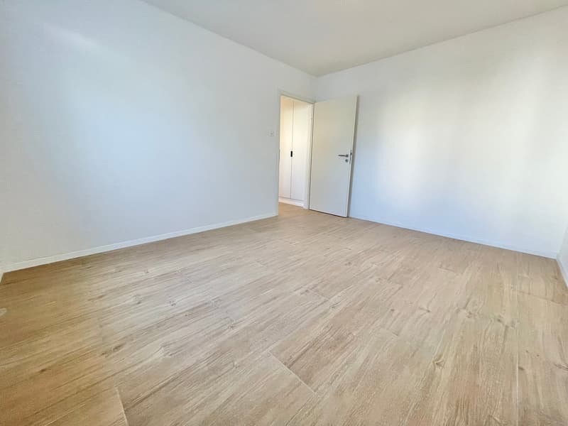 Moderne 2.5 Zimmer Wohnung mit Waschmaschine/ Tumbler neben Emmencenter (11)