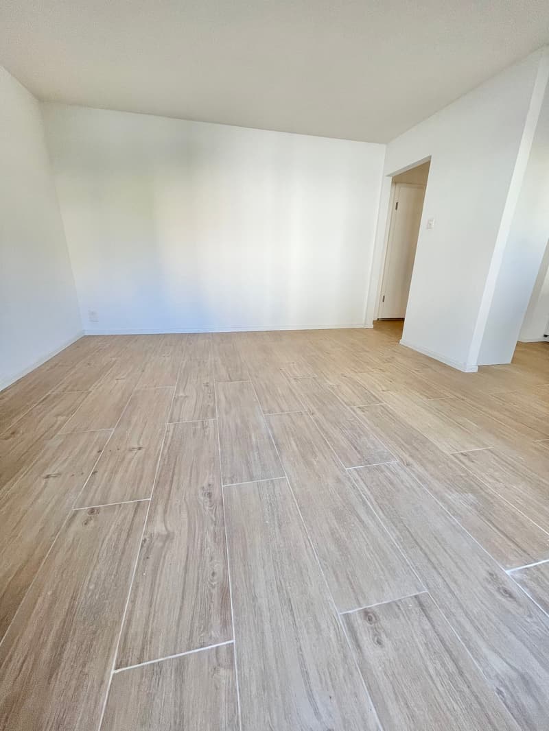 Moderne 2.5 Zimmer Wohnung mit Waschmaschine/ Tumbler neben Emmencenter (8)