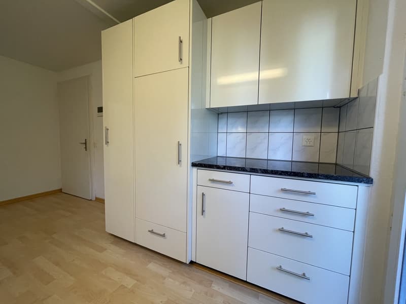 PREISWERTE 3.5 ZIMMER WOHNUNG INKL. WASCHMASCHINE/TUMBLER (4)